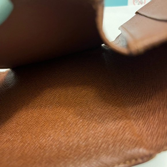 Vintage Louis Monogram Vuitton Elise Wallet - Picture 3 of 11